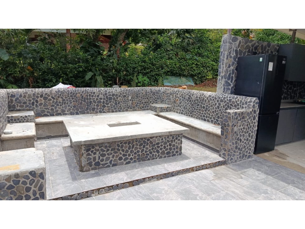 Exclusiva finca en San Jerónimo con amplias zonas y lote de 5.430 m² — foto 4