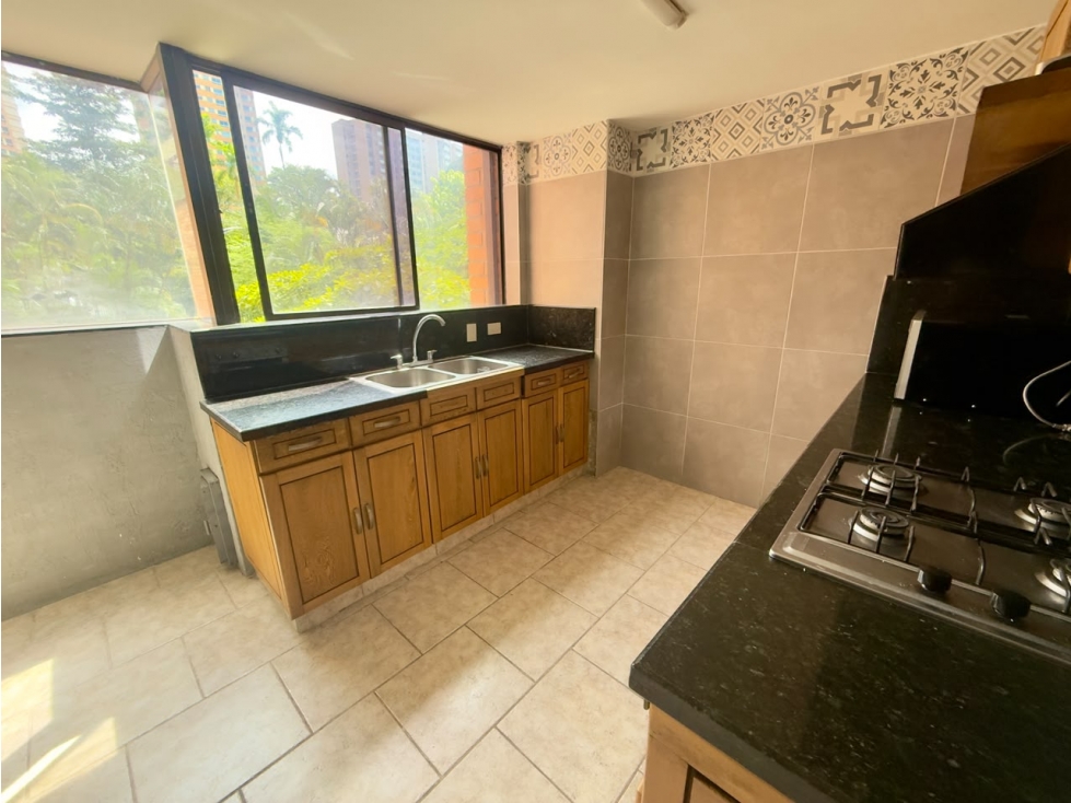 Amplio apartamento en La Linde con 5 habitaciones, excelente ubicación — foto 6