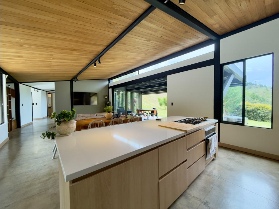 Casa campestre en El Retiro con amplios jardines — foto 6