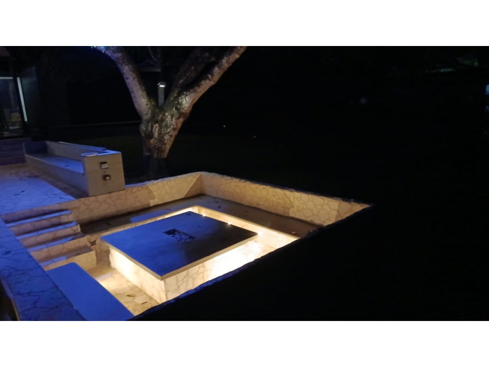 Exclusiva finca en San Jerónimo con amplias zonas y lote de 5.430 m² — foto 2