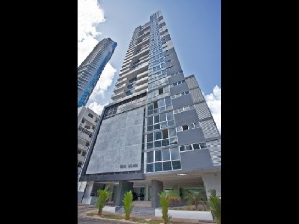 Apartamento amoblado en PH Vista Balboa ¡a pasos de la Cinta Costera