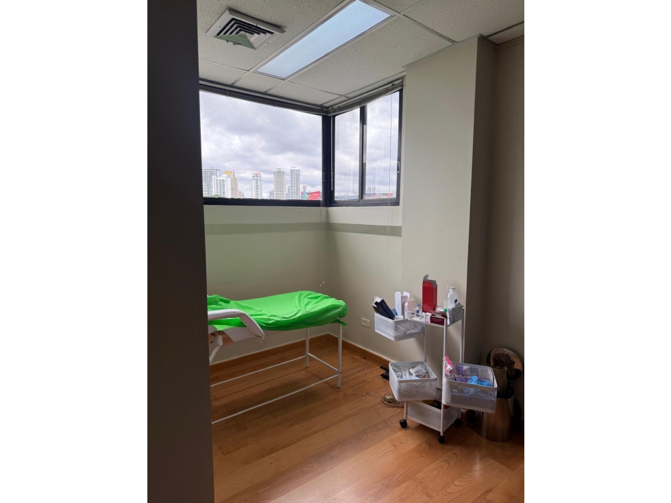 VENTA DE CONSULTORIO MEDICO EN PAITILLA DE 34.79 M2 - 2