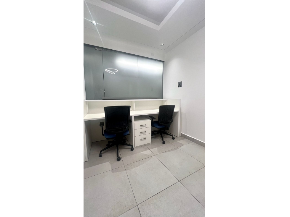 SE ALQUILA MODERNA OFICINA EN EL DORADO CITY CENTER - 5