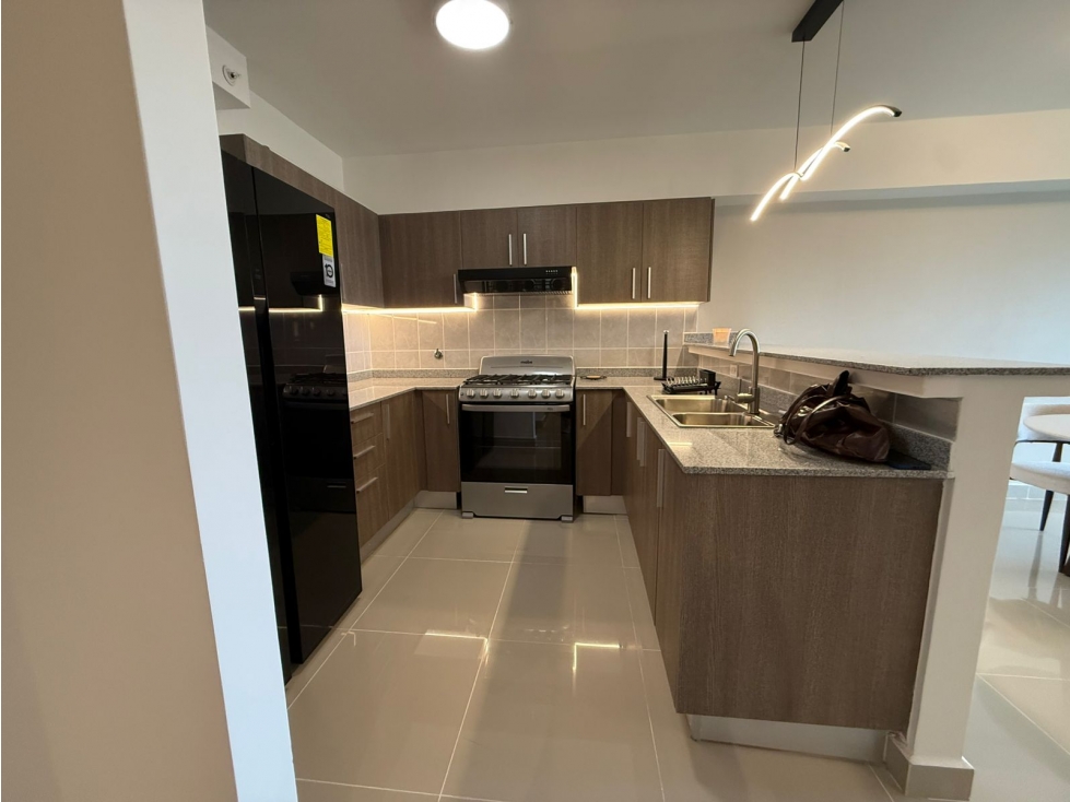 ALQUILER DE APARTAMENTO AMOBLADO FRENTE AL PARQUE OMAR - 5