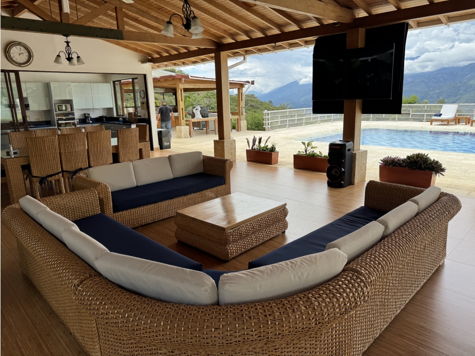Finca en venta rentando en Airbnb | San Jerónimo | Sector Loma Hermosa - 3