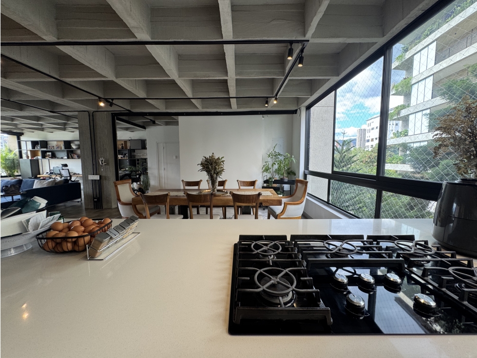 Venta Apartamento Remodelado Zona Club Campestre Av. El Poblado