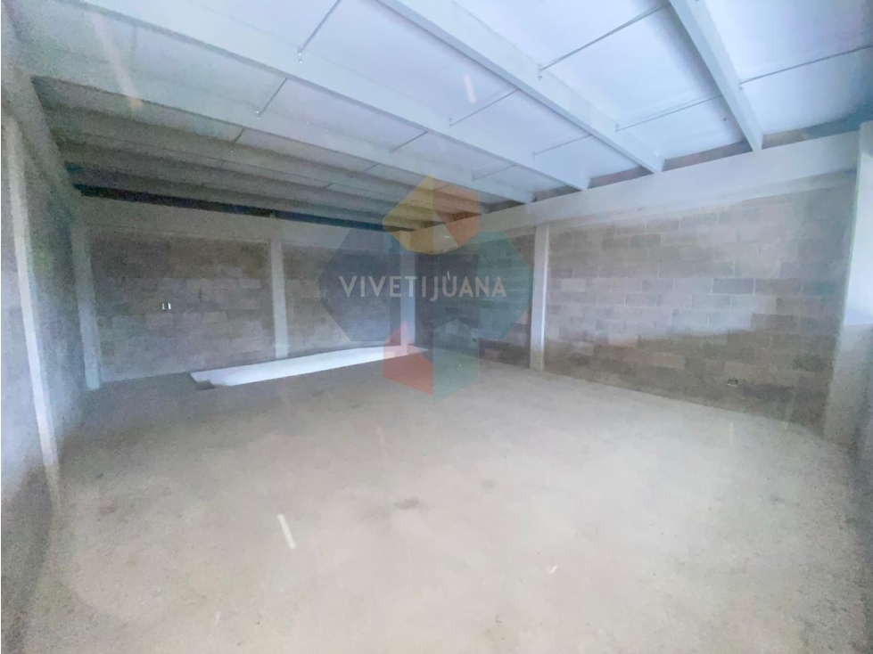 Renta Local Comercial Zona Industrial Otay 134 mts - 4