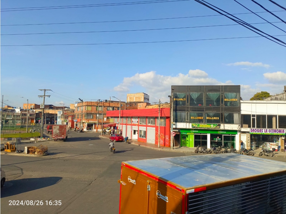 VENDO CASA COMERCIAL EN CLARET - BOGOTA
