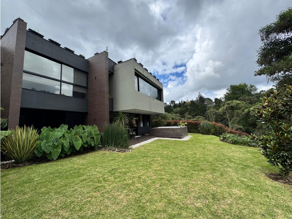 Venta Casa |4 Hab| Entorno Exclusivo|465 m²| Lote 2714m²