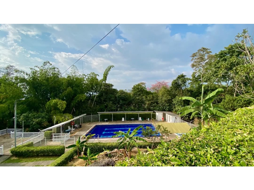 VENTA DE CASA Y APARTA ESTUDIO EN MESITAS DEL COLEGIO CUNDINAMARCA