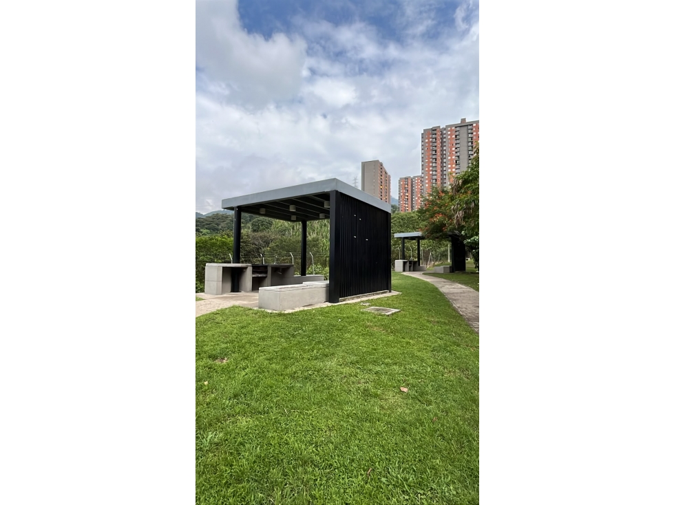Apartamento moderno en venta en Itagüí con balcón y parqueadero! — foto 3