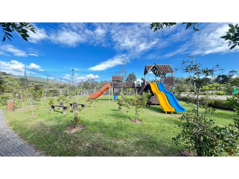 Lote exclusivo en el Retiro con dos Pesebreras - Inversión garantizada — foto 2