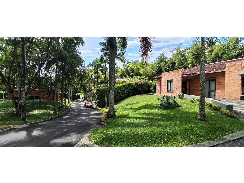 CASA CAMPESTRE EN CONDOMINIO AMPLIOS ESPACIOS Y EXCELENTE UBICACIÓN