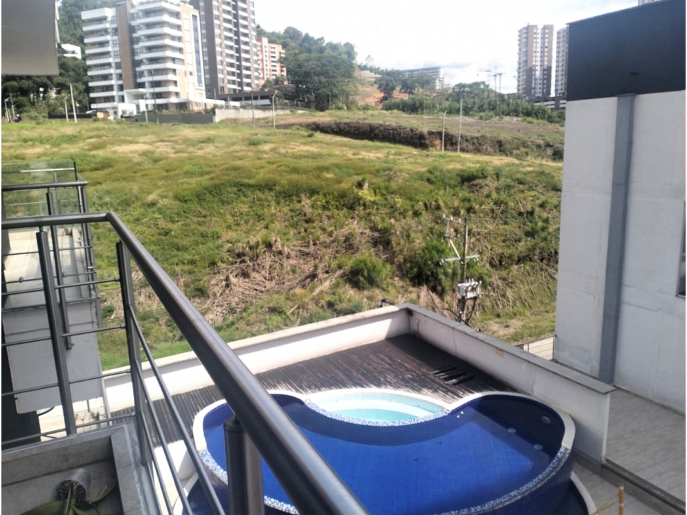 Apartamento en venta en Pinares, Pereira Excelente ubicación y confort — foto 2