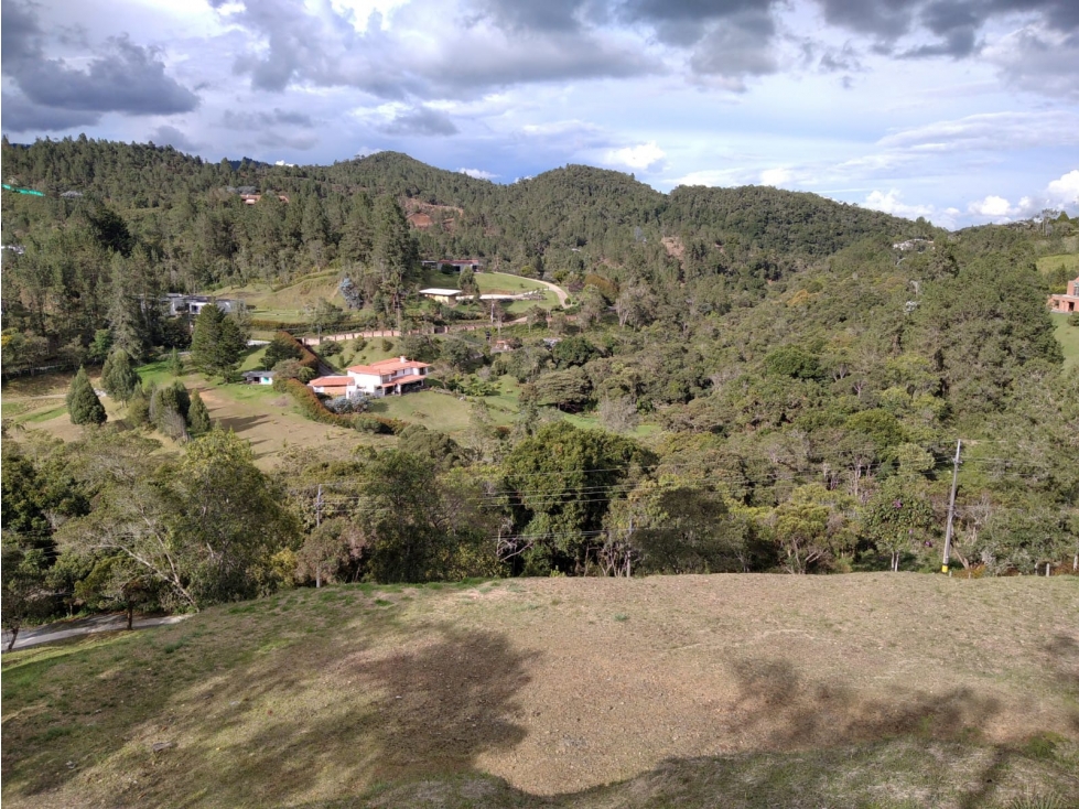 Venta de Hermoso Lote en el Alto del Escobero en Unidad Cerrada — foto 6