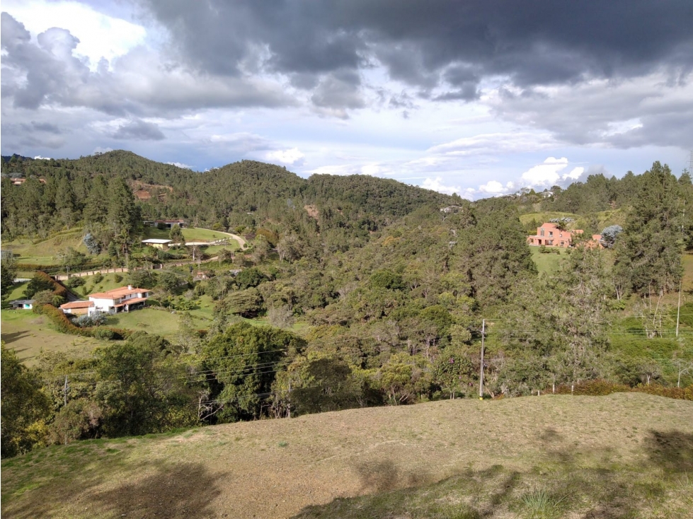 Venta de Hermoso Lote en el Alto del Escobero en Unidad Cerrada — foto 3