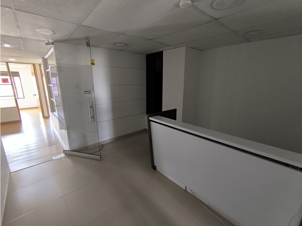 ARRIENDO O VENDO OFICINA NORTE DE BOGOTÁ