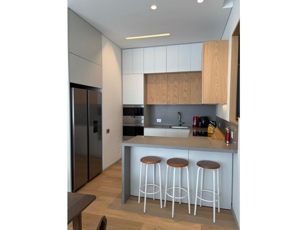 Arriendo apartestudio de lujo en Cabrera con balcón — foto 4