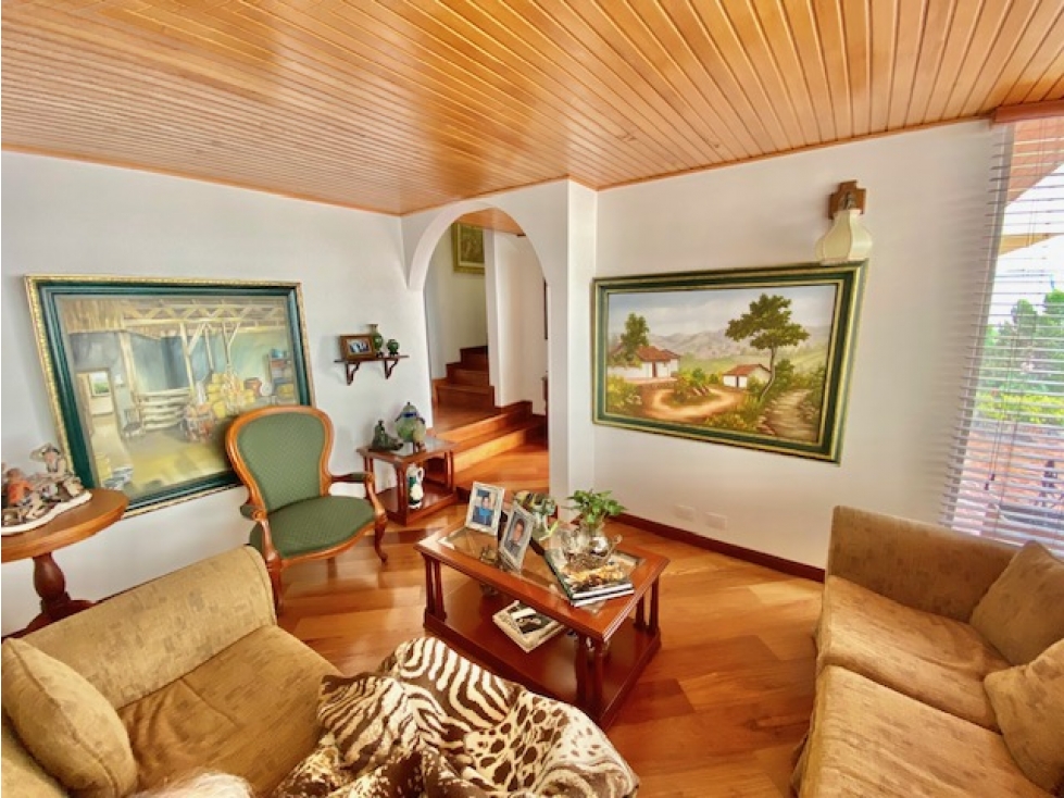Vendo arriendo casa de 3 niveles en Conjunto Belmira, Estrato 4