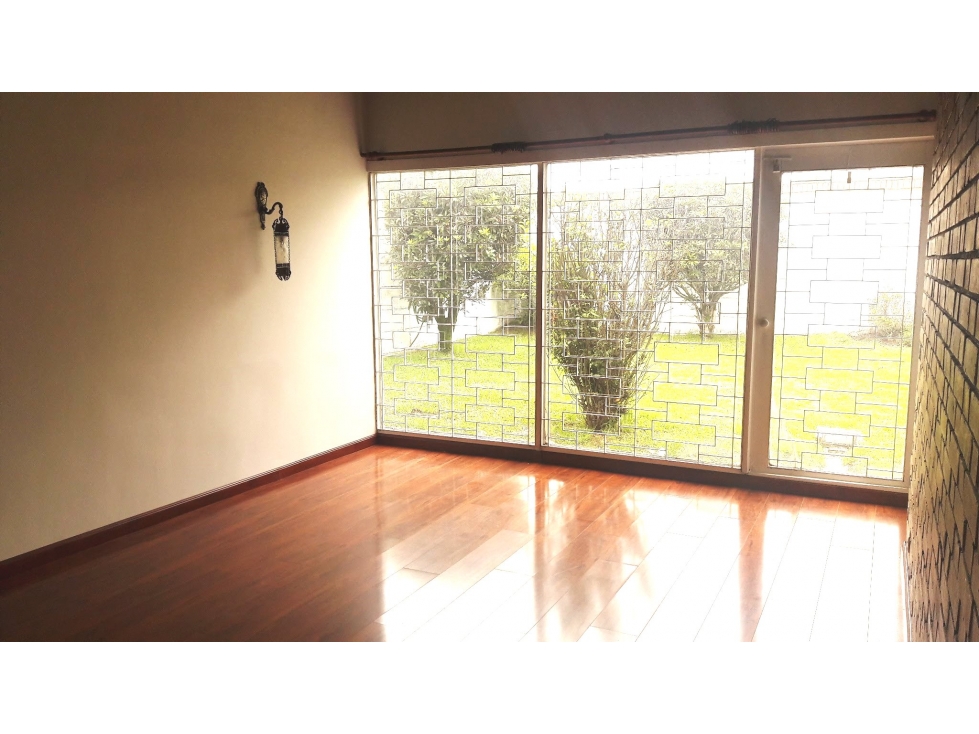 Vendo Casa en Niza Antigua