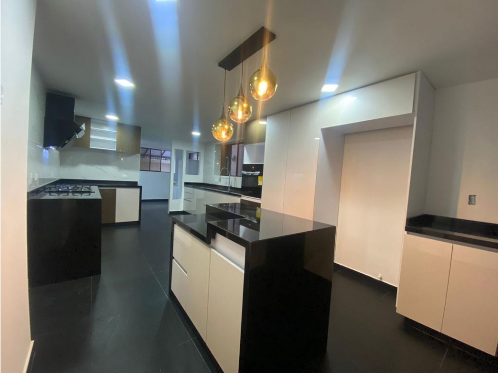 Arriendo remodelado en Chico 3 alcobas con terraza — foto 2
