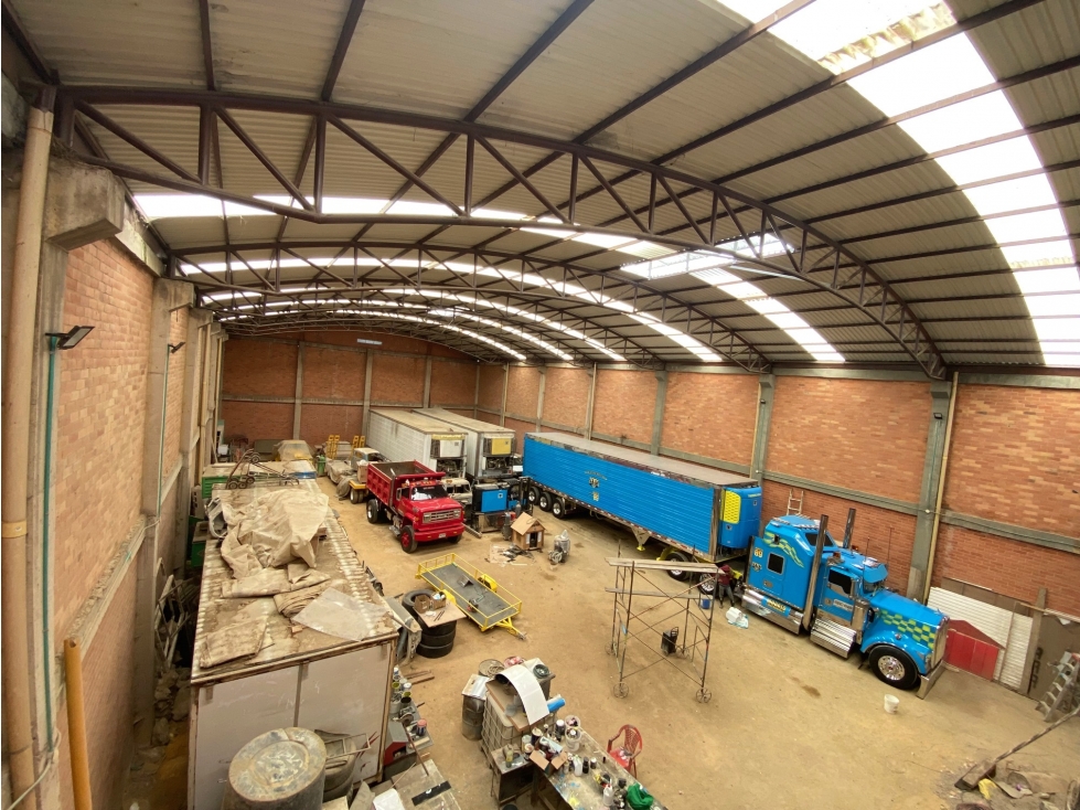 VENDO::BODEGA INDUSTRIAL::FUNZA::1.160M2::$2.150MM - 3