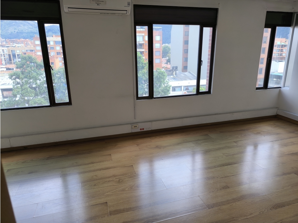 ARRIENDO O VENDO OFICINA NORTE DE BOGOTÁ — foto 3
