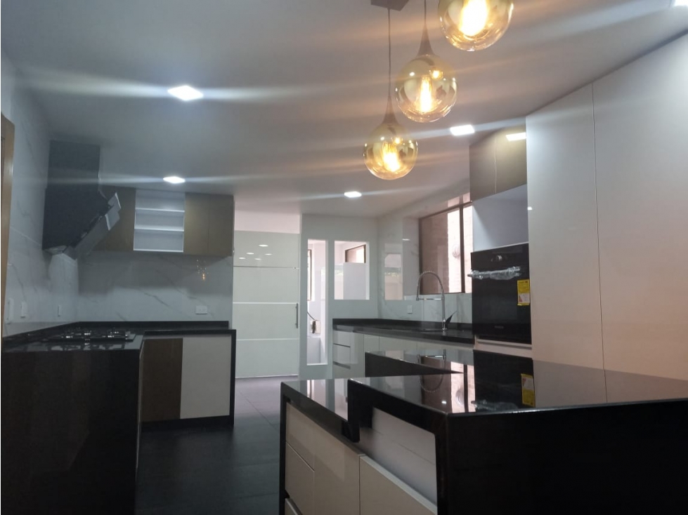 Arriendo remodelado en Chico 3 alcobas con terraza — foto 3