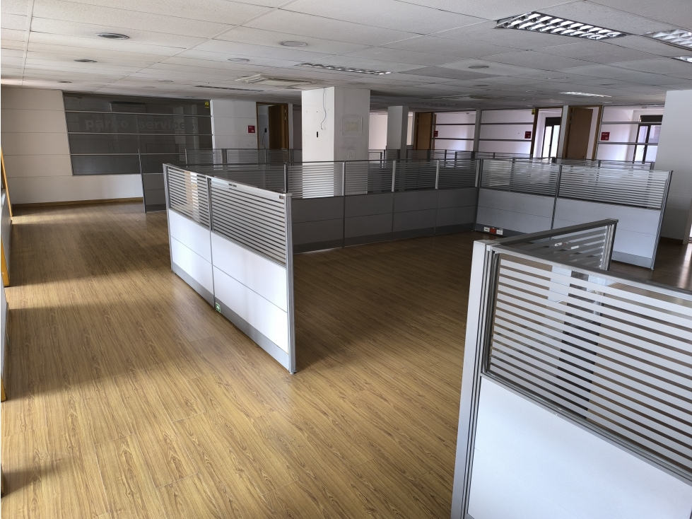 ARRIENDO O VENDO OFICINA NORTE DE BOGOTÁ — foto 4