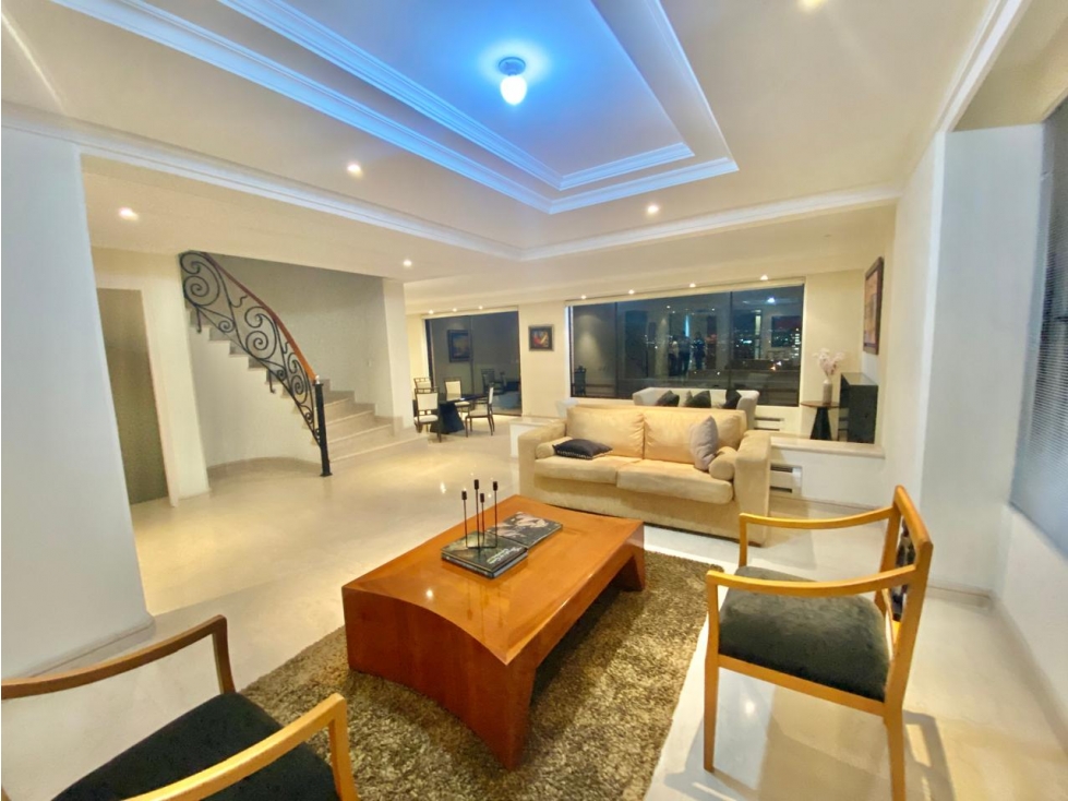 Arriendo espectacular casa 5 alcobas con baño en Bosques del Marques