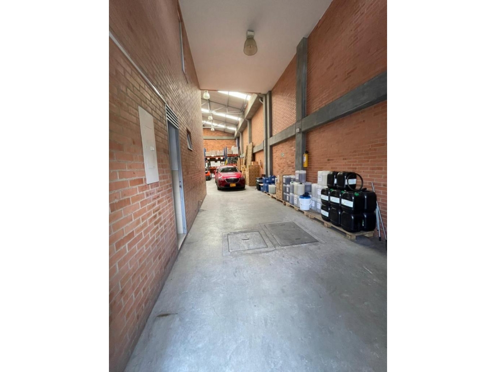 Hermosa bodega en Barrio San Felipe