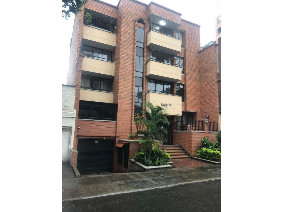 VENDO APARTAMENTO EN BARRIO LAURELES DE MEDELLIN