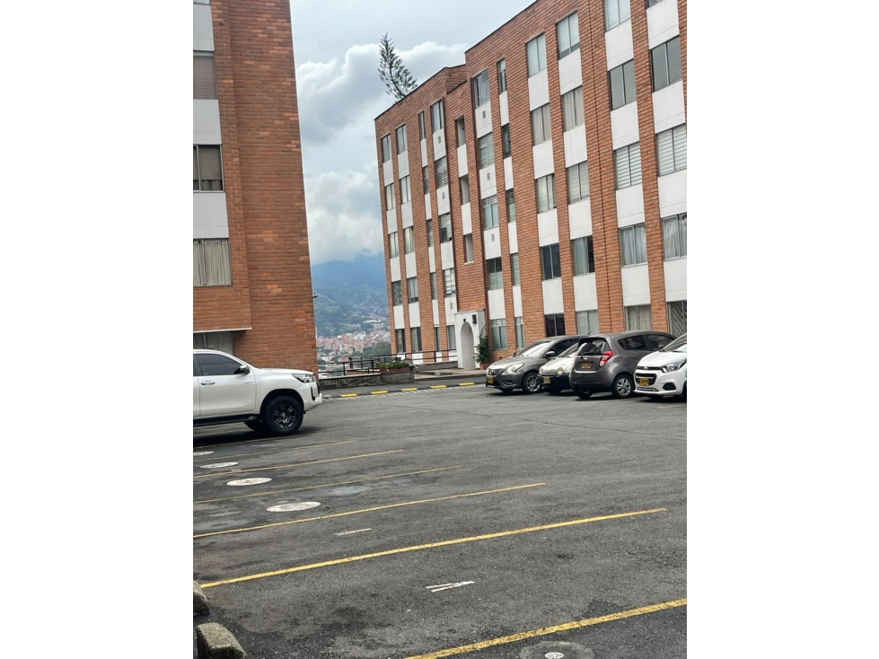 ARRIENDO APARTAMENTO EN BARRIO SAN DIEGO MEDELLIN — foto 2