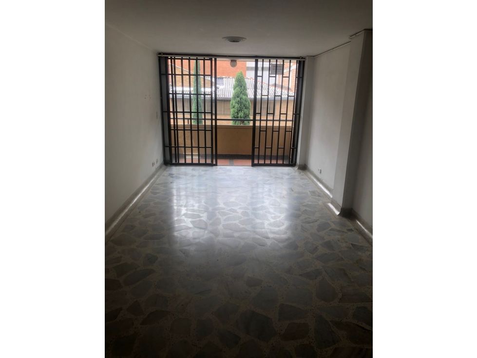 VENDO APARTAMENTO EN BARRIO LAURELES DE MEDELLIN — foto 2