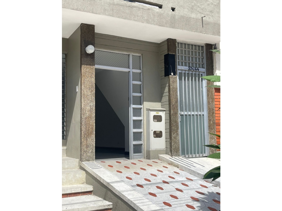 ARRIENDO CASA BARRIO SIMON BOLIVAR