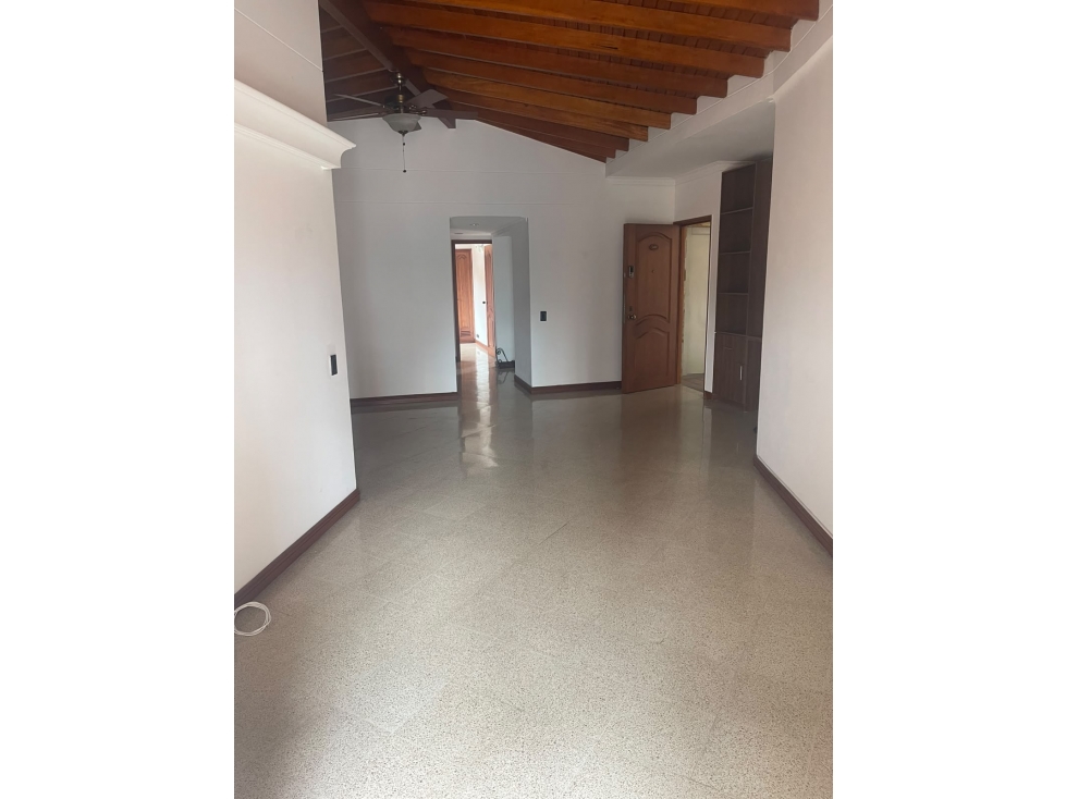 ARRIENDO APARTAMENTO EN BARRIO LAURELES MEDELLIN — foto 2