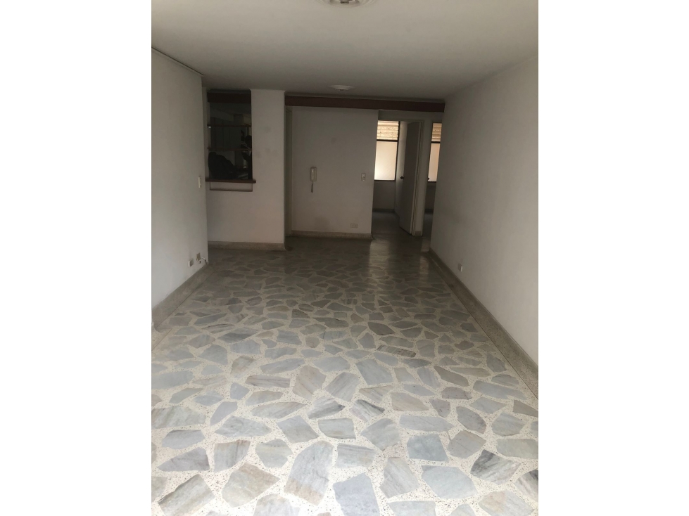 VENDO APARTAMENTO EN BARRIO LAURELES DE MEDELLIN — foto 3