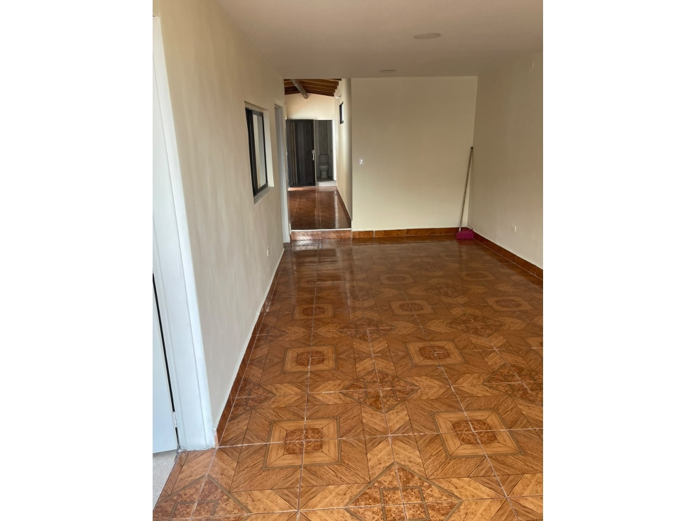 ARRIENDO CASA EN BARRIO CAMPO VALDEZ MEDELLIN — foto 4