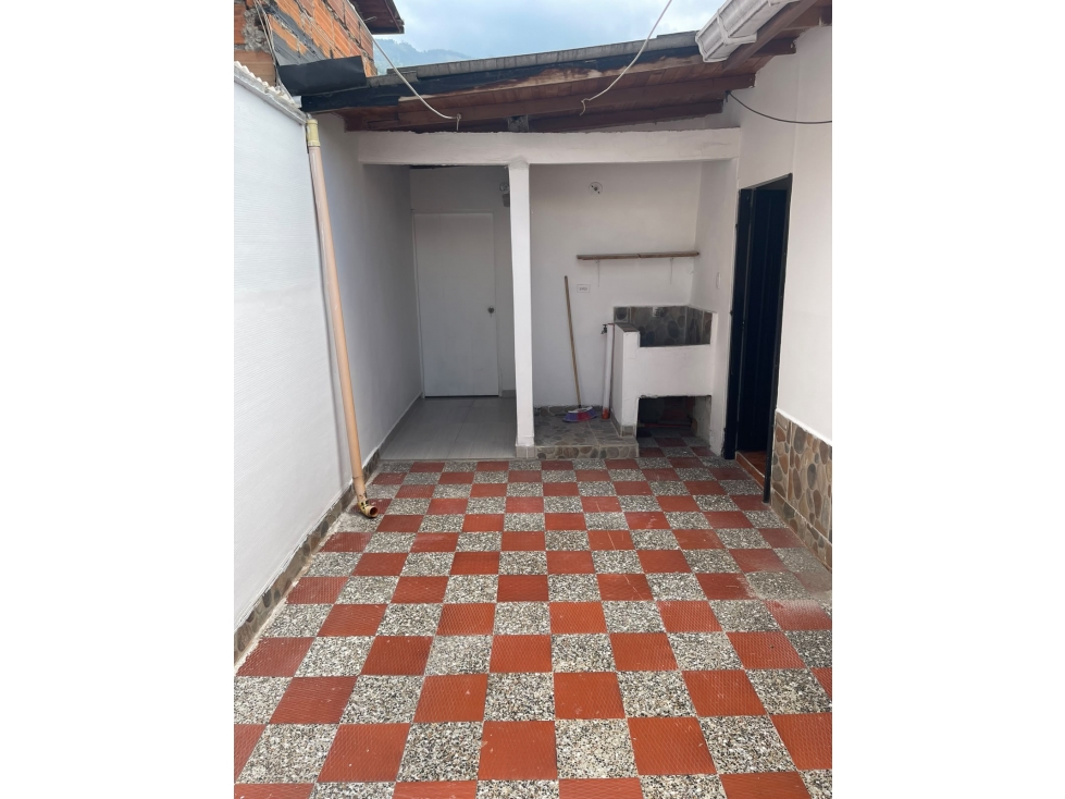 ARRIENDO CASA EN BARRIO CAMPO VALDEZ MEDELLIN — foto 6