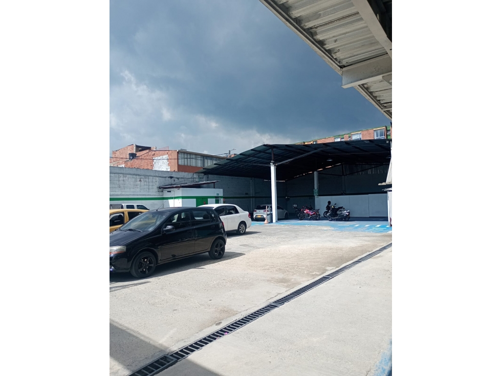 Se vende amplio lote en Fontibón