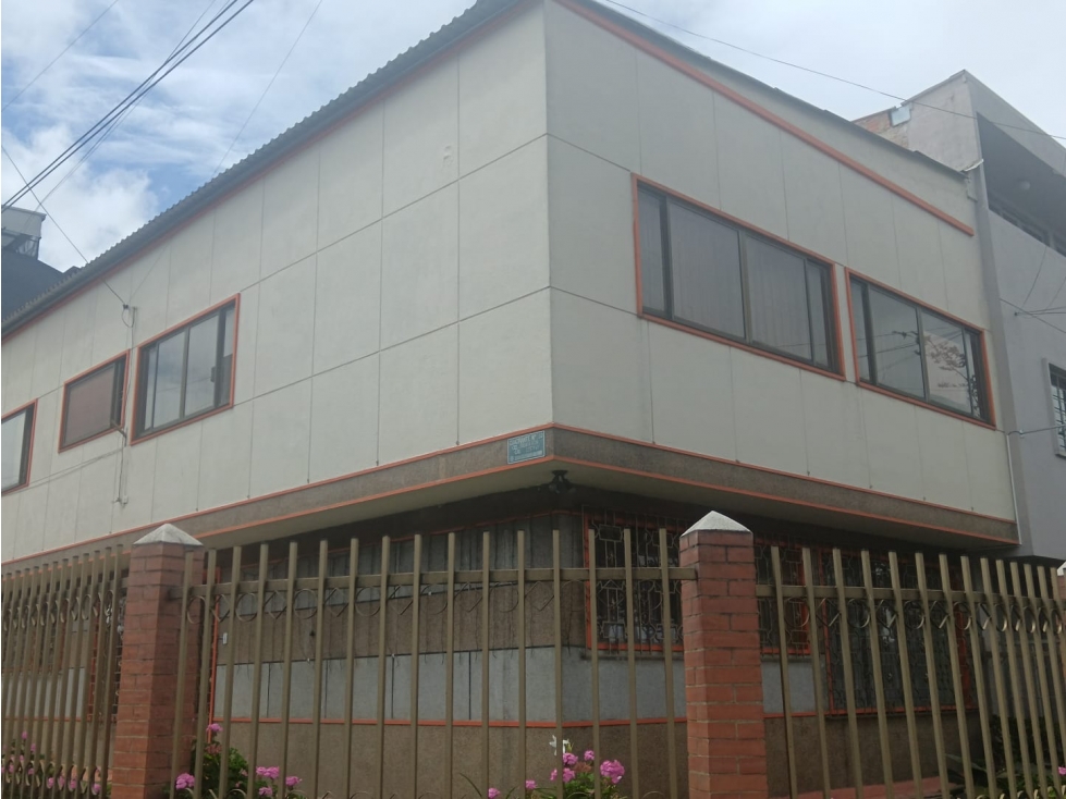 CASA ESQUINERA JJ VARGAS