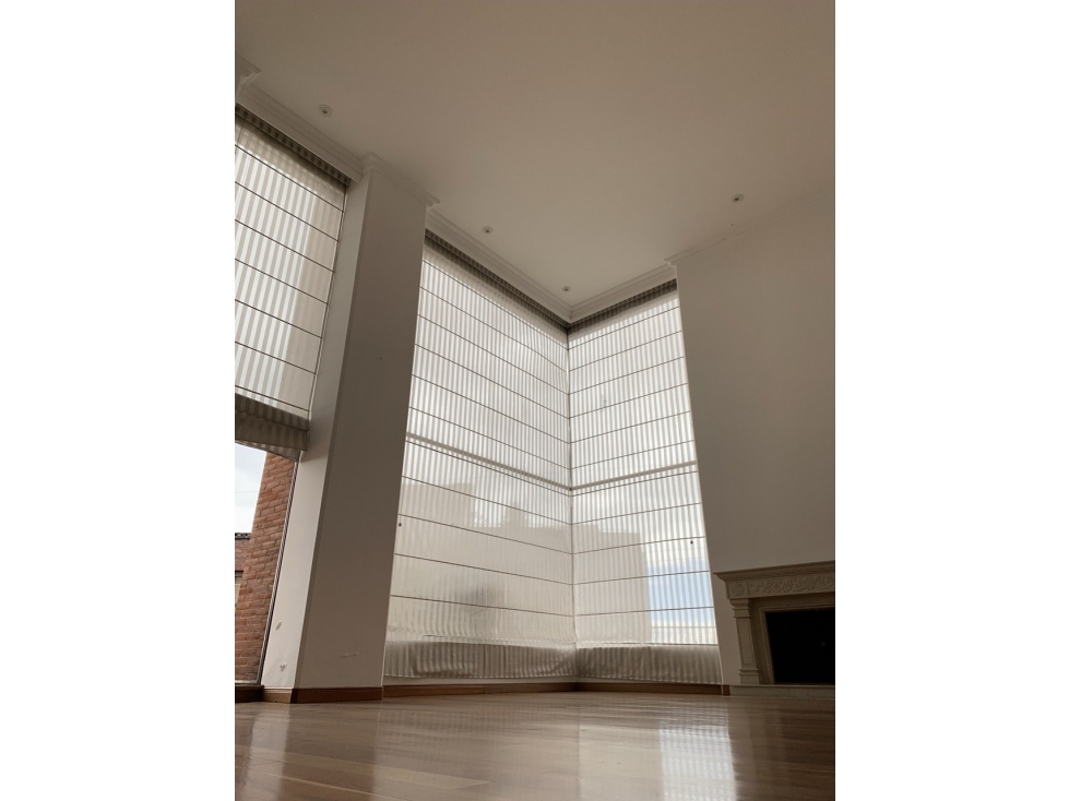 Apartamento en arriendo en el Barrio Chicó Alto en Bogotá — foto 2