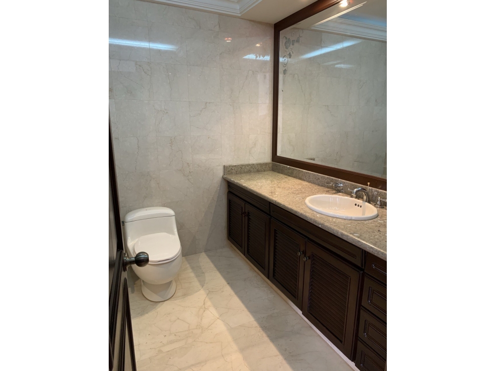 Apartamento en arriendo en el Barrio Chicó Alto en Bogotá — foto 5