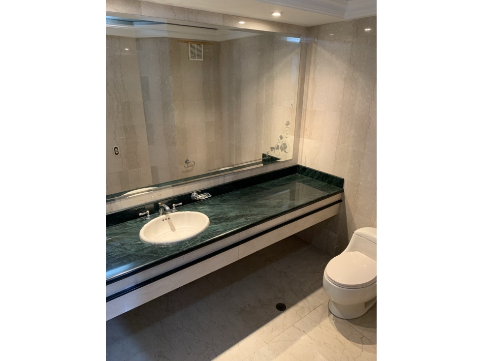 Apartamento en arriendo en el Barrio Chicó Alto en Bogotá — foto 6