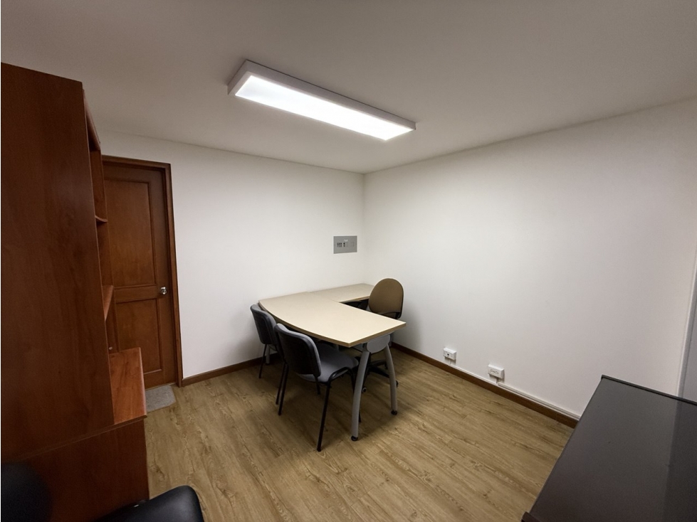 Se vende Oficina en el barrio el Lago en Bogotá — foto 3