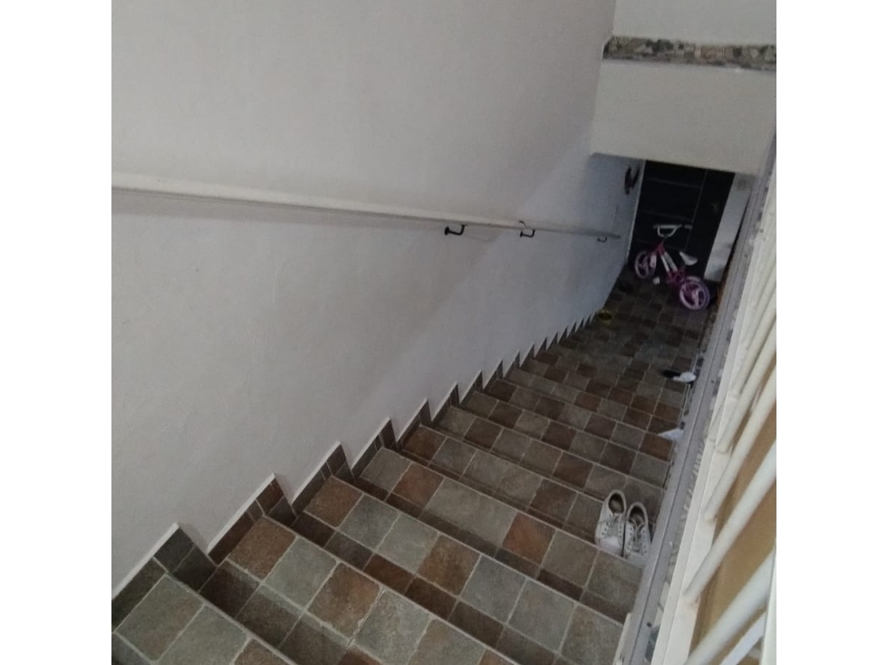 Alquiler casa dos plantas en barrio medico dos - 2