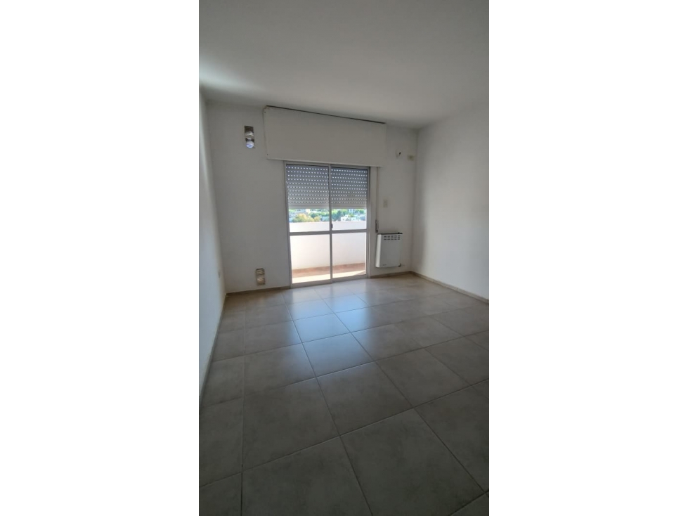 Dpto en Alquiler $300.000 mas tasas mas expensas — foto 2