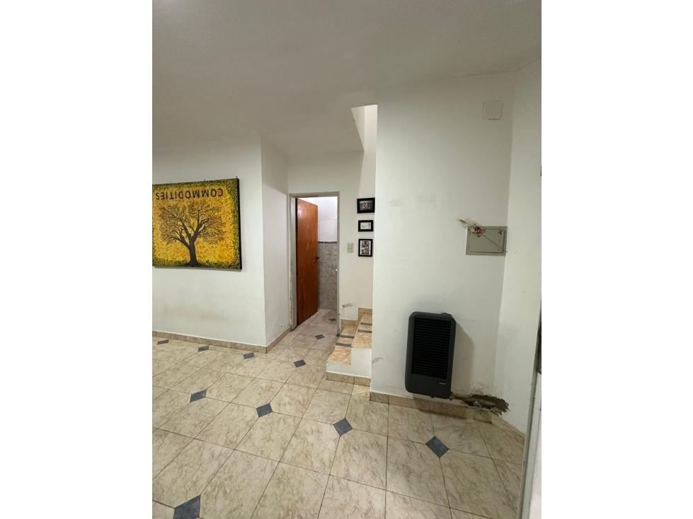 Duplex dos hab, dos baños con gas natural, cochera, patio - 2