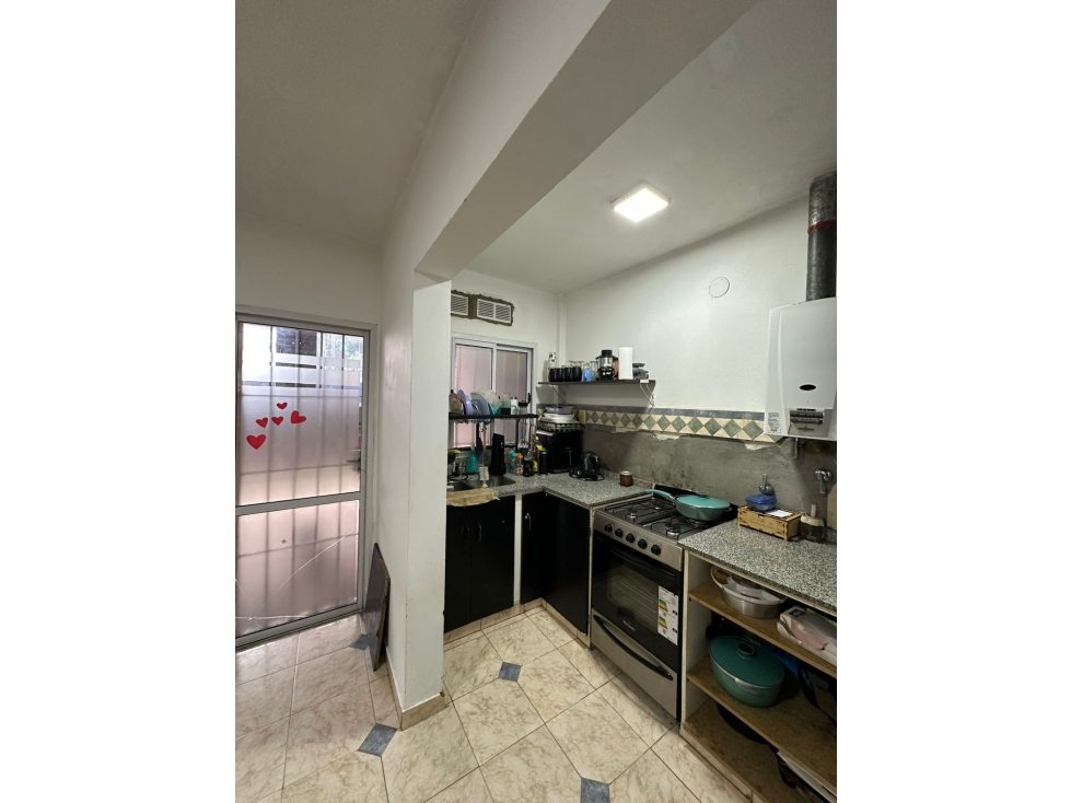 Duplex dos hab, dos baños con gas natural, cochera, patio - 3