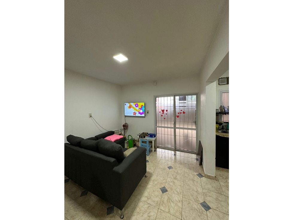 Duplex dos hab, dos baños con gas natural, cochera, patio - 4